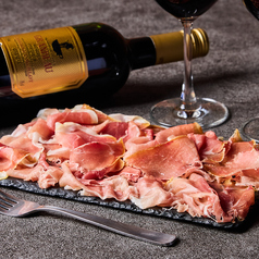 切りたてのプロシュート クルード