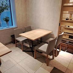 【グループ利用におすすめ】ご家族やご友人とのお食事に。人数に合わせてゆったりご利用いただけます。
