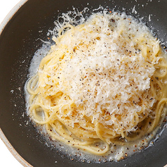 トリュフ香るたっぷりチーズのパスタ