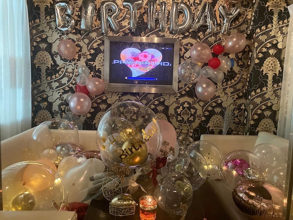 個室 でメッセージVTRが流せるので サプライズ パーティー に◎旅行の思い出画像なども流せます☆