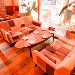 ～ソファー×チェアー♪ゆったりと過ごせる店内は◎各種宴会に