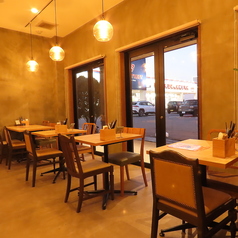 テーブルを繋げてのご利用も可能です!会社の会合や地域の集い、イベントや各種パーティーにもご利用いただけます。貸し切りのご相談も承っております。お気軽に店舗までお問合せ下さい。ご利用お待ちしております♪