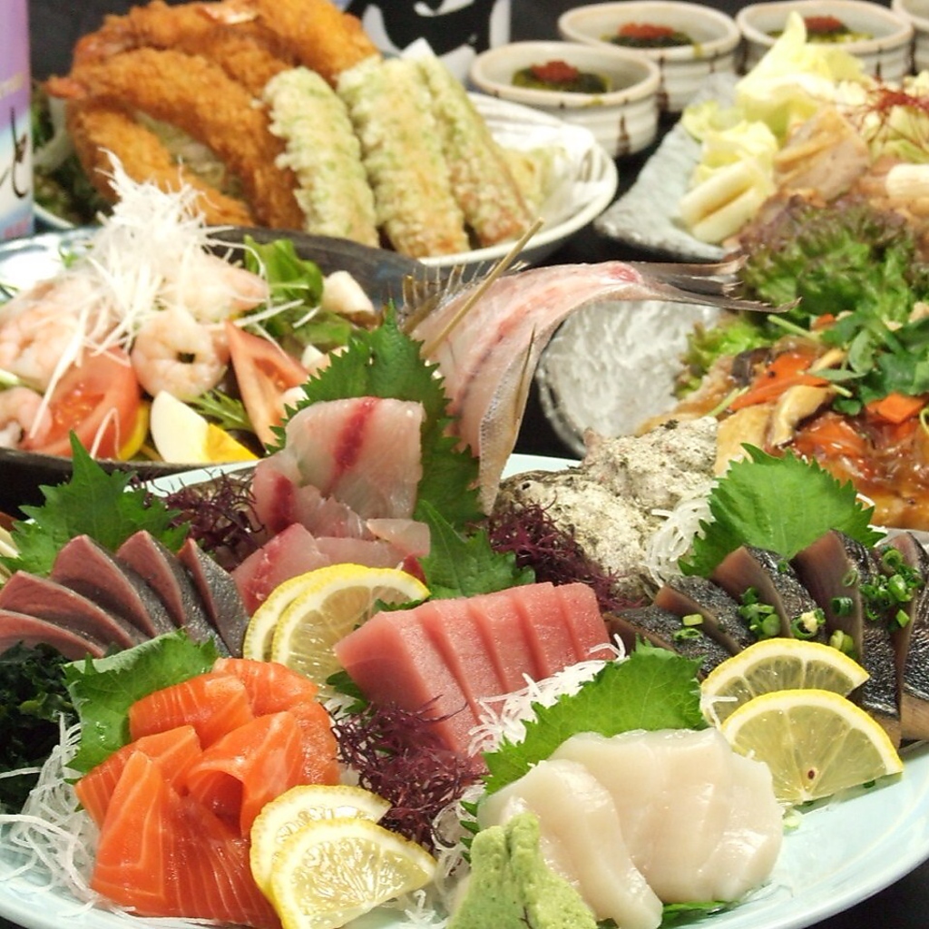 自慢の宴会コース。12名～100名までの個室空間でのご宴会ができます！