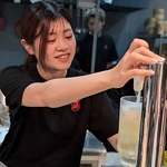 立ち飲みエリアが4席分あるのでサクッと一杯飲みたい方にも◎ふらりとお気軽にお立ち寄りください♪