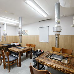 【囲炉裏のお席：4名様×4卓】