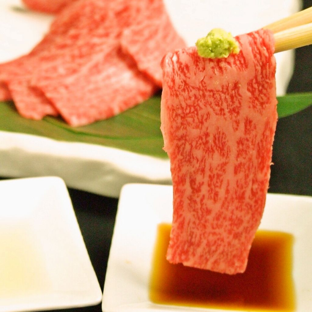 学一の黒毛和牛は塩や山葵でさっぱりご堪能頂けます。和風で美味しく。