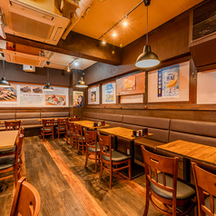 お店をまるごと貸切で、特別な宴会やパーティーを演出できます。最大80名まで対応可能で、プライベートな空間を独り占め。結婚式の二次会や大規模な宴会など、大切なイベントにぴったりの貸切プランです。