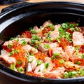 料理メニュー写真&nbsp;サーモンといくらの土鍋ご飯