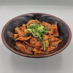 花椒とラー油のアクセント　豚バラ肉の麻婆丼