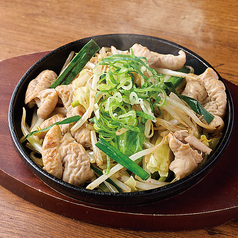 豚ホルモン鉄板焼き