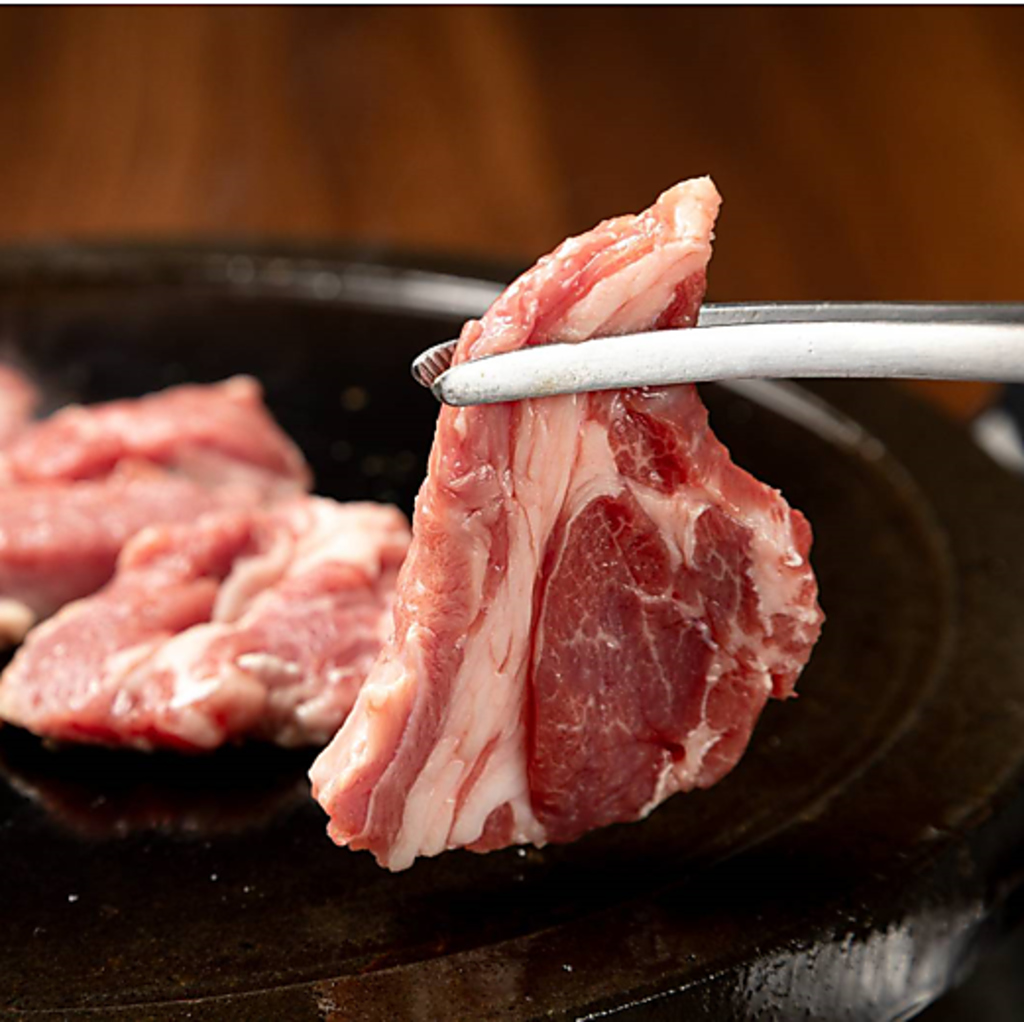 2025年6月オープン♪シックな大人の隠れ家で味わう!溶岩プレートで焼き上げる絶品ジンギスカン堪能☆