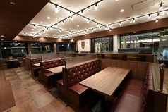 Fエリア）最大6名様のご宴会OKのテーブル席。昼飲み宴会もおすすめ。