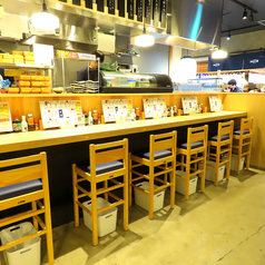 落ち着いてお食事をお楽しみいただけるカウンター席は、お仕事終わりのサク飲みやお一人様にもぴったりです◎