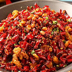 カエル、ウサギ肉、鶏の香辛炒め