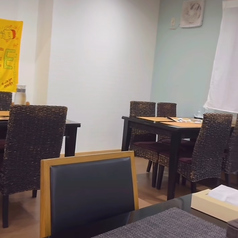 4名掛けのテーブルを合わせて大人数のお食事会としてのご利用も大歓迎！お気軽にご相談ください◎