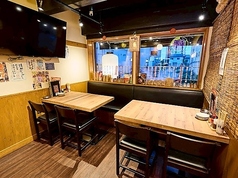 まったり座れるテーブル席をご用意！