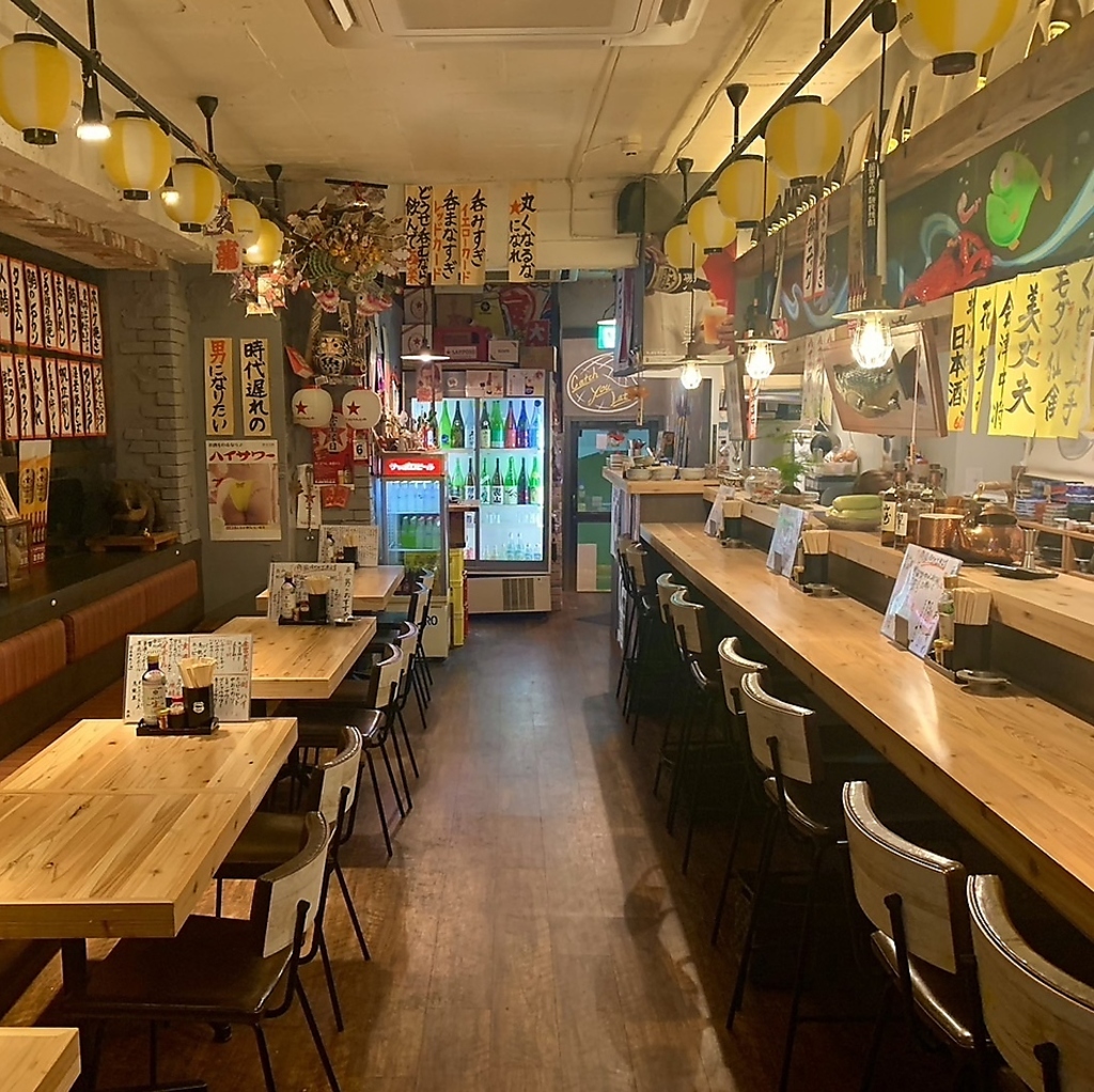 店内は広々としており、活気あふれる明るくにぎやかな雰囲気です♪ごゆっくりとおくつろぎください◎