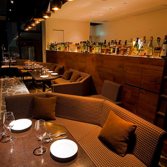 夜景が見下ろせる窓際ソファー席で神楽坂の街を眺めながら♪