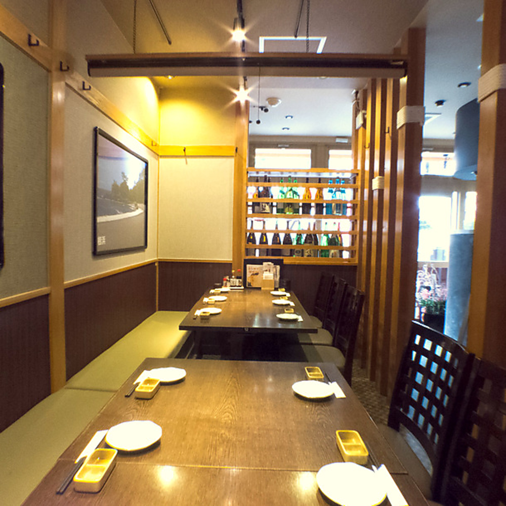 落ち着いた雰囲気の店内！少人数から大人数までご宴会受付中！！