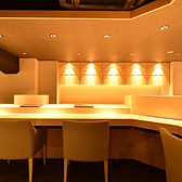 新橋駅より徒歩6分、銀座駅より徒歩7分。お買い物の合間にも便利な立地に店を構えます。