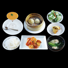 横浜中華街香港飲茶皇朝茶樓のコース写真