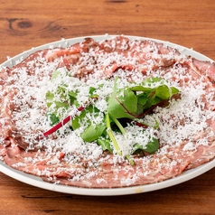 【5/7日から販売開始】黒毛和牛もも肉と削りたてチーズのタリアータ