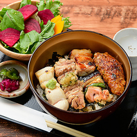 昼だけの大サービス!丼・ミニサラダ・鶏スープ付