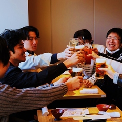 ゆったりとお過ごしいただけるソファー席。宴会利用におすすめのソファー席。最大20名様まで可能【金山/金山駅/おばんざい/おでん/鍋/海鮮/食べ放題/飲み放題/食べ飲み放題/個室/忘年会/新年会/歓迎会/送別会/女子会】