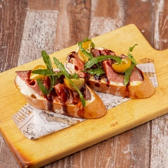 【5/7日から販売開始】ローストビーフのブルスケッタ