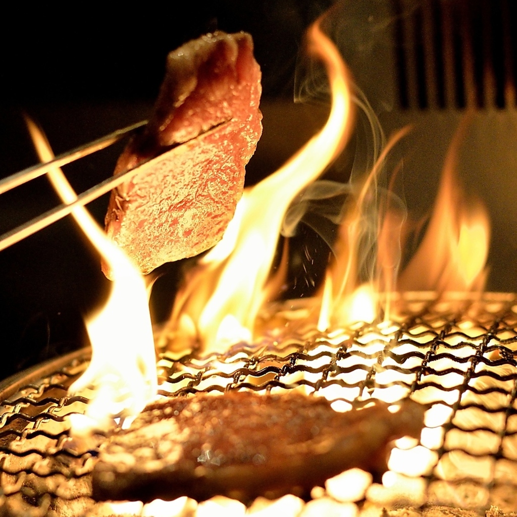 焼肉　一～Hajime～で美味しいお酒と焼肉を堪能しよう！厳選した宮崎牛もございます。ご堪能ください
