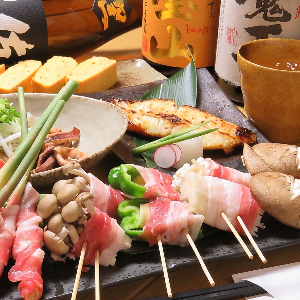 博多名物料理が食べられるお店！お席は個室・半個室もありますので、ゆっくりとご利用いただけます♪