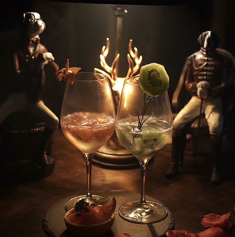 薔薇と煙の幻想的空間が新栄に。紳士淑女が集まる隠れ家