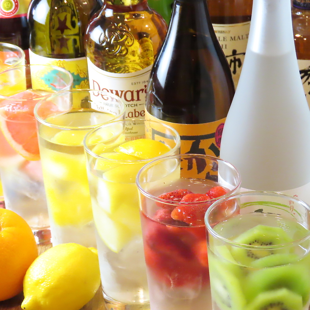 フローズンフルーツサワーを始めとしたレモンサワーを豊富に取り揃えております♪