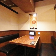 他のお客様を気にせずお食事できます。