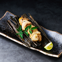 【薪焼き 魚】帆立の薪焼き 酢橘添え