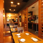 最大16名様ご案内可能な掘りごたつ式の席御座います♪