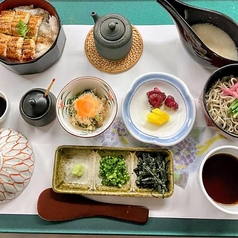 肉厚な国産鰻ととろろ蕎麦の競演『昼まぶし膳（そば）』の写真