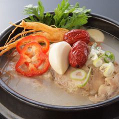 参鶏湯／半参鶏湯　（サムゲタン）