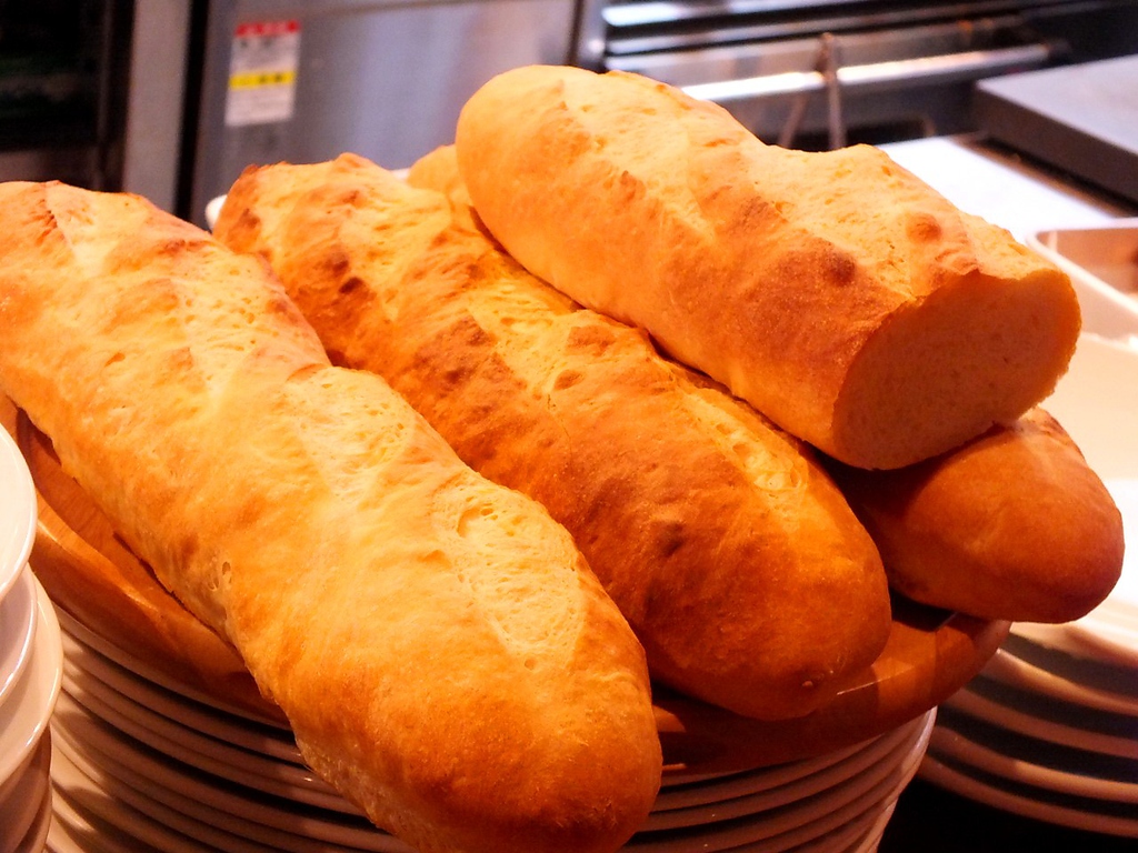 自家製のバゲットもムッシュドスタッシュとの共同開発。ワインや料理によくあいます。