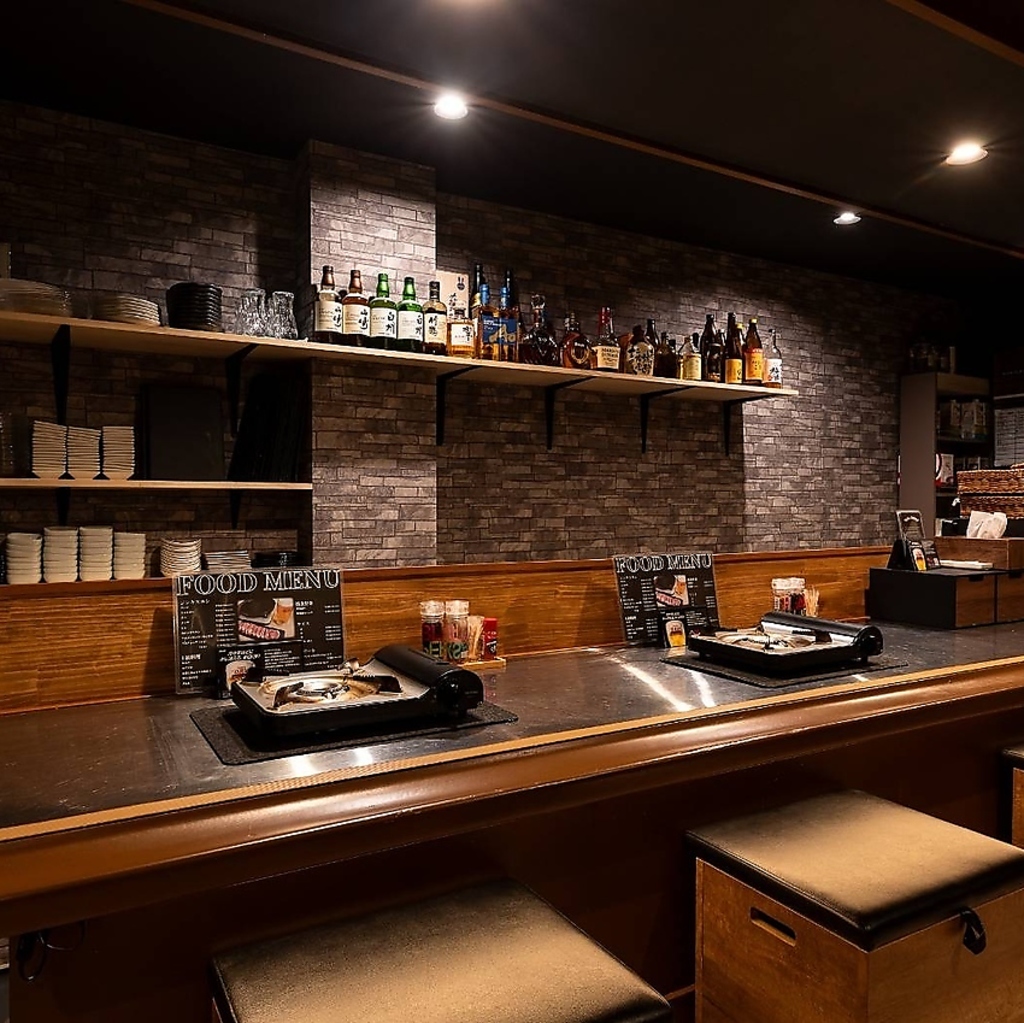 カウンター席も完備！人目を気にせずひとり焼肉も大歓迎！お連れ様と肩を並べてお食事デートにも最適