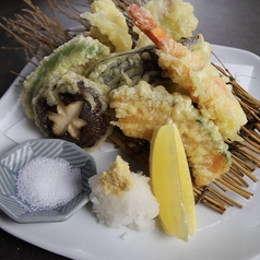 【揚げ物】季節の天ぷら盛り合わせ