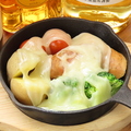 料理メニュー写真&nbsp;ソーセージと野菜のラクレット