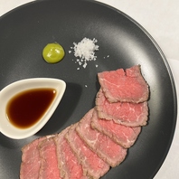 旨味を凝縮！地元食材を活かした自家製ローストビーフ◎