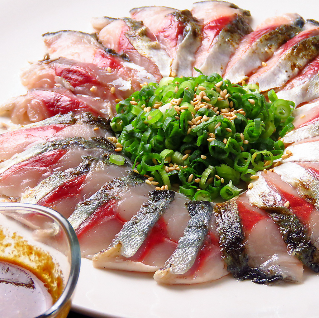 博多名物のごまさばはおすすめの一品★新鮮なごまさばを特製たれにつけて食べればお酒がすすみます！
