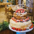 《WDケーキ》王道ショートケーキや人気スイーツのミルクレープで作ったウェディングケーキなど、お好きなスタイルでご用意できるよう事前にご相談いただけます♪スイーツの考案にも力を入れているEnleeならではのサービスプラン★結婚式２次会の空間のシンボルとなるような素敵なケーキがあると自然と笑顔があふれます♪
