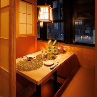和の温もりに包まれる、落ち着いた少人数向け個室空間
