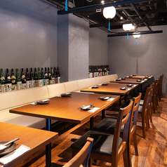 お勤め先でのご宴会はもちろん、同窓会や結婚式の二次会,打ち上げパーティーなど大人数様でのご利用も大歓迎です!足を延ばしてゆったりと寛げるテーブル席で広々とお愉しみ頂けます。また、お得に宴会をお愉しみ頂けるクーポンも多数ご用意しております。お席のご相談やご希望などお気軽にお電話でお問い合わせください!