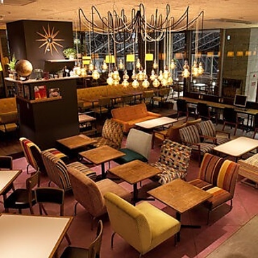 WIRED CAFE ルクア 大阪店の雰囲気1