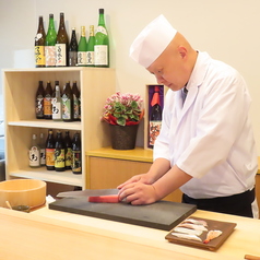 【美酒との出会い】日本酒やワインの豊富な品揃え。料理とのマリアージュをお楽しみあれの写真
