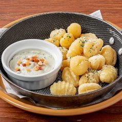 揚げニョッキ ゴルゴンハニーソース